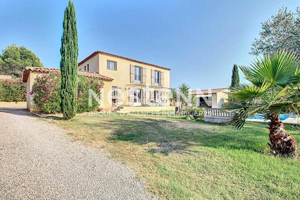 À VENDRE DRAGUIGNAN Maison 5 chambres, 168 m² sur 1500 m² de terrain avec Piscine