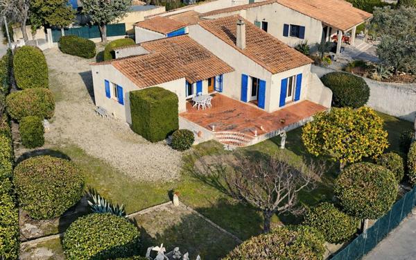 Maison à vendre    4 pièces •  Eyguières