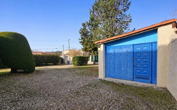 Maison à vendre    4 pièces •  Eyguières