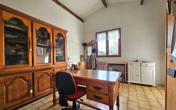 Maison à vendre    4 pièces •  Eyguières