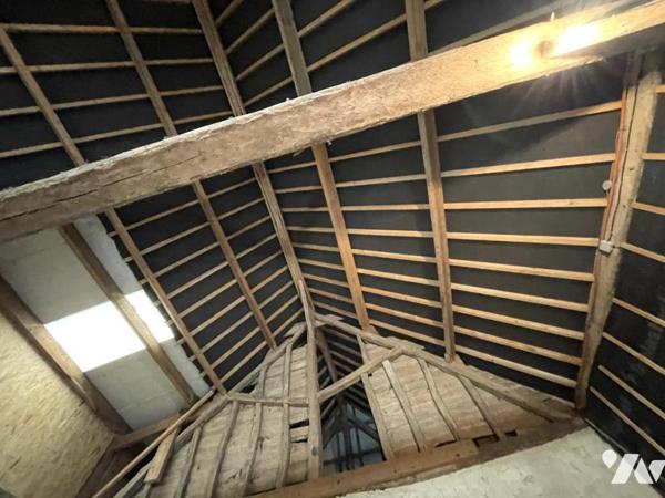 PROPRIETE RURALE de 189m² avec dépendances sur MONCE EN SAONOIS