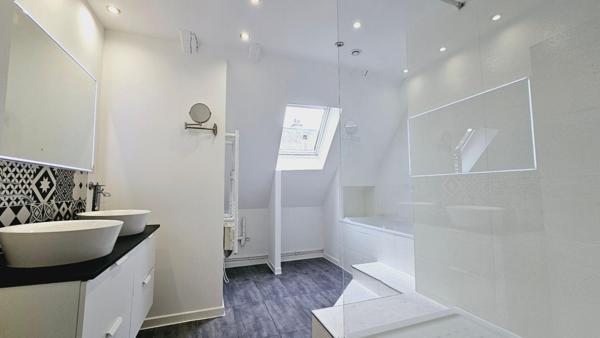 BOURGES CENTRE APPARTEMENT 111M² 4 CHAMBRES PARKINGS