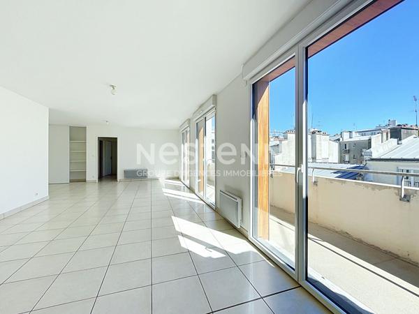 Coeur de Brest : Appartement d'exception de 95 m² avec balcon filant et parking