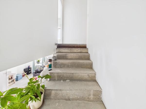 À vendre maison avec dépendances et terrain