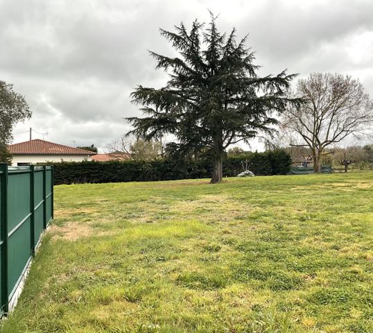 Terrain constructible 500m2  Eaunes