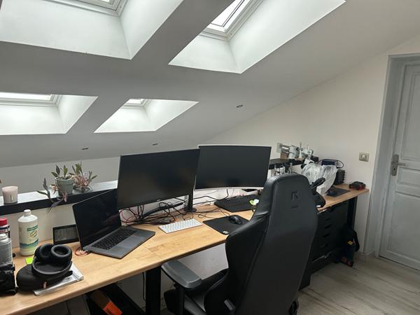 Maison DPE B esprit loft avec jardin et 3 places de parking