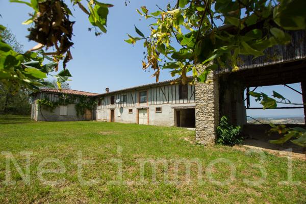 belle maison à colombages avec dépendances et grand terrain