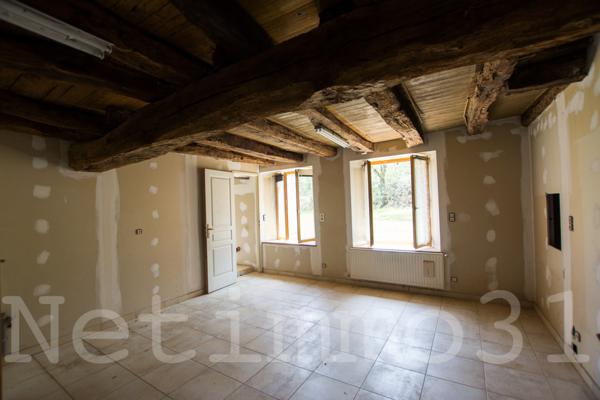 belle maison à colombages avec dépendances et grand terrain