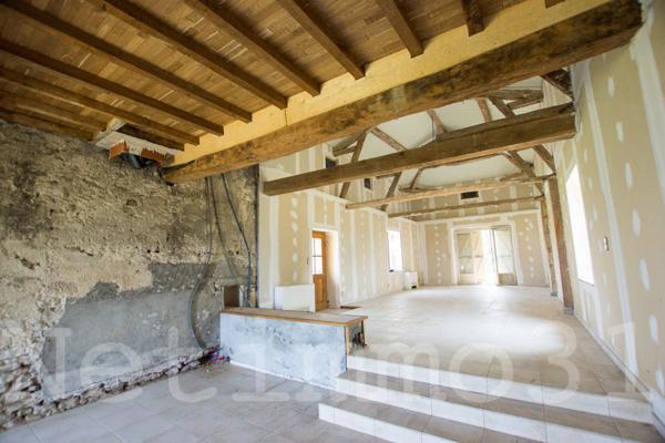 belle maison à colombages avec dépendances et grand terrain