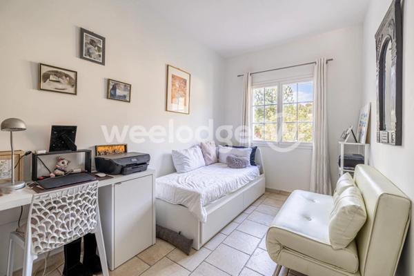 Maison à vendre 7 pièces de 205 m² à Les Adrets-de-l'Estérel