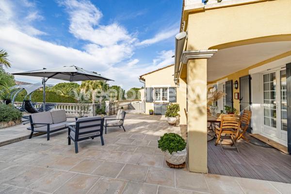 Maison à vendre 7 pièces de 205 m² à Les Adrets-de-l'Estérel