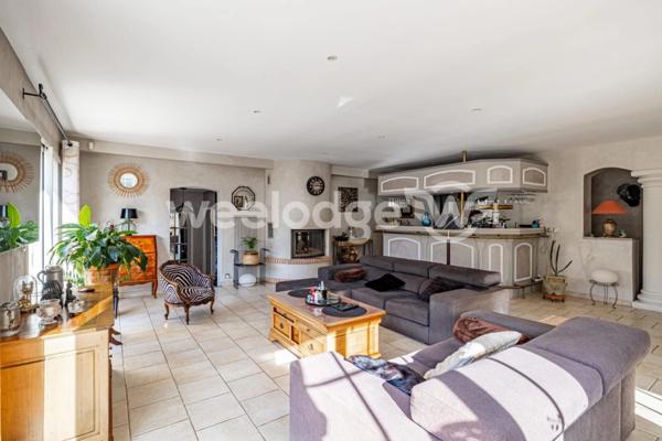 Maison à vendre 7 pièces de 205 m² à Les Adrets-de-l'Estérel