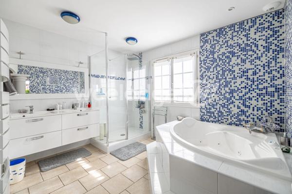 Maison à vendre 7 pièces de 205 m² à Les Adrets-de-l'Estérel