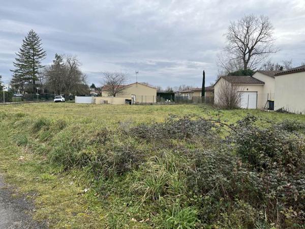 Terrain à vendre |  L'Isle-d'Espagnac |  788 m²