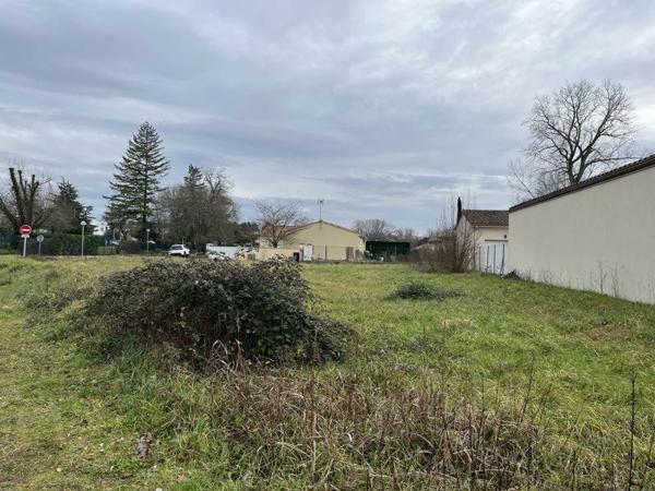 Terrain à vendre |  L'Isle-d'Espagnac |  788 m²