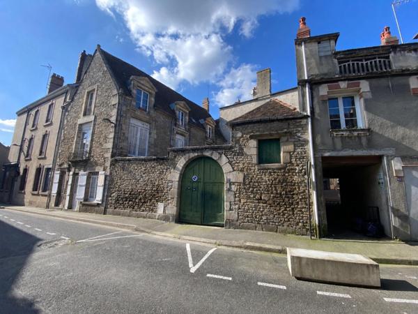 Maison à ALENCON, 61000 - 6 pièces 260m²