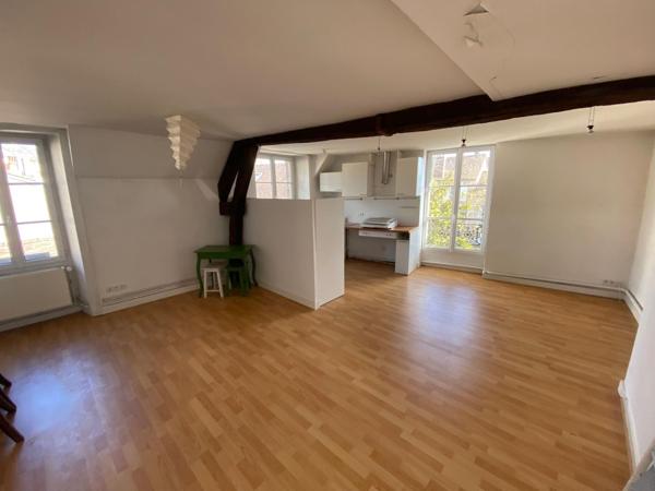 Maison à ALENCON, 61000 - 6 pièces 260m²