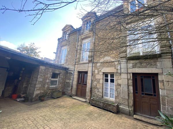 Maison à ALENCON, 61000 - 6 pièces 260m²