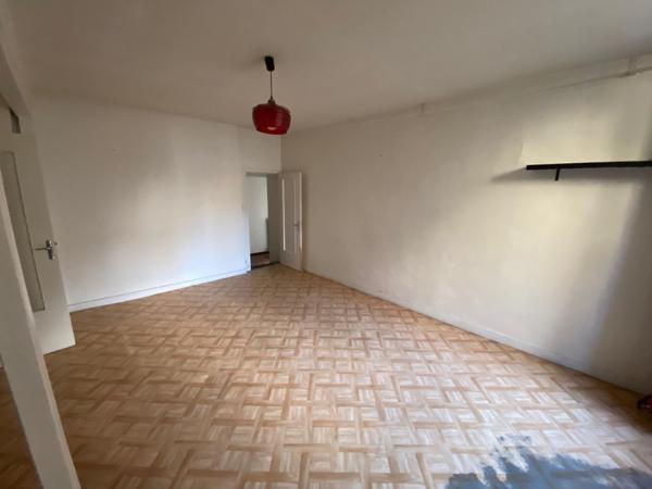 Maison à ALENCON, 61000 - 6 pièces 260m²