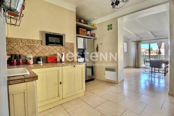 Marignane centre-Appartement 4 pièces d'une surface de 82m² avec terrasse.