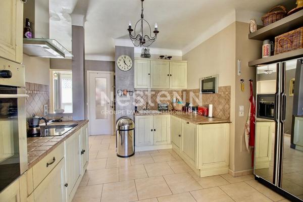 Marignane centre-Appartement 4 pièces d'une surface de 82m² avec terrasse.