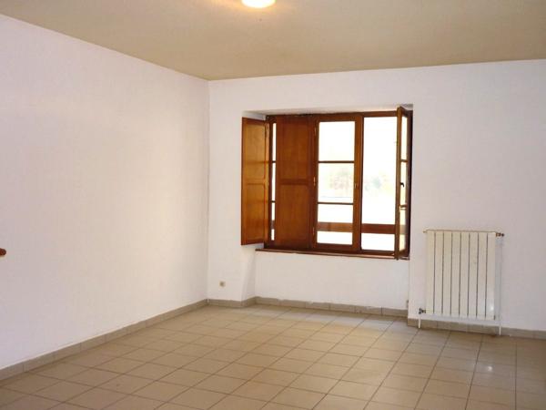APPARTEMENT DE TYPE F3 TRIPLEX