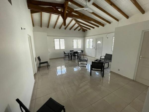 LOCAL D'ACTIVITE VUE DEGAGEE SUR LA CAMPAGNE jolie maison située à Mare Gaillard, LE GOSIER (971)