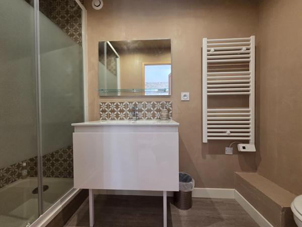 Maison à SAINT-JEAN-D'ANGELY, 17400 - 6 pièces 185m²