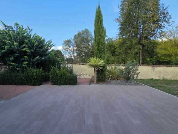 Maison à SAINT-JEAN-D'ANGELY, 17400 - 6 pièces 185m²