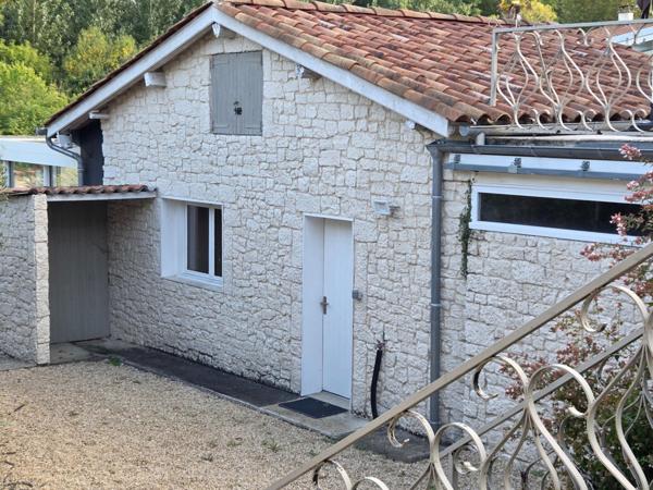 Maison à SAINT-JEAN-D'ANGELY, 17400 - 6 pièces 185m²
