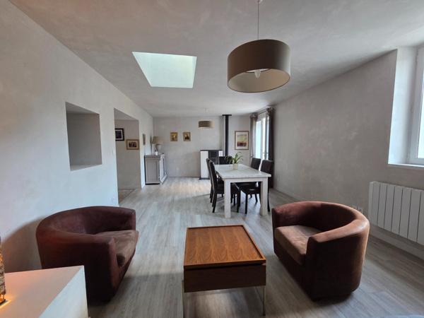 Maison à SAINT-JEAN-D'ANGELY, 17400 - 6 pièces 185m²