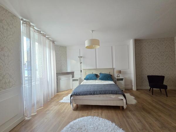 Maison à SAINT-JEAN-D'ANGELY, 17400 - 6 pièces 185m²