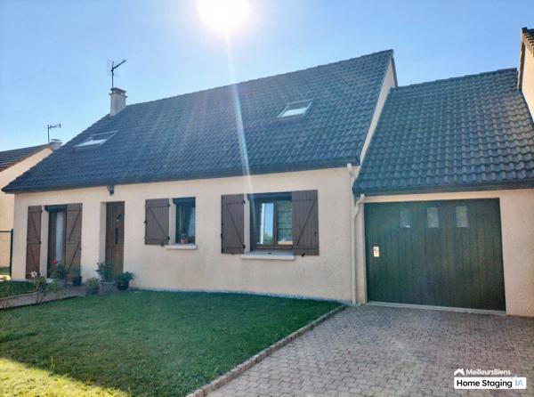 Charmante maison de 121 m², 6 pièces, garage et terrain de 585m² à LUCE 28110