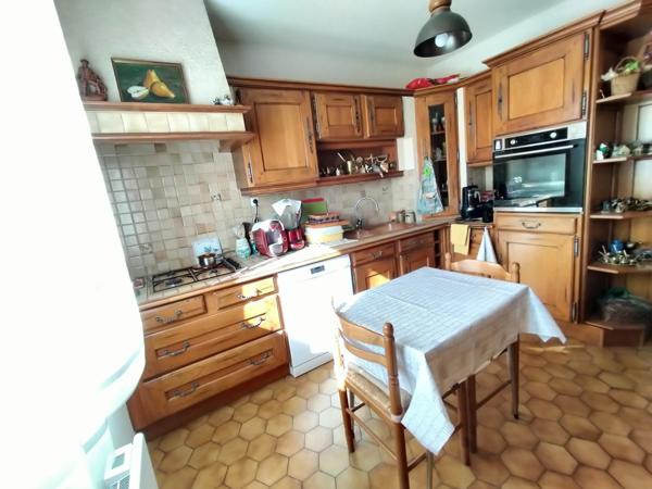 Charmante maison de 121 m², 6 pièces, garage et terrain de 585m² à LUCE 28110