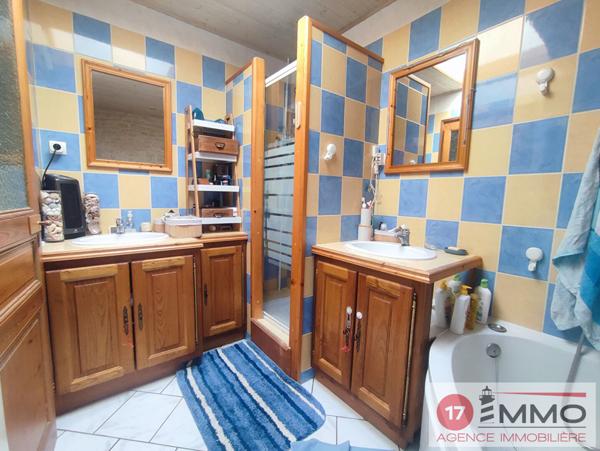 Maison Centre bourg Thaire 4 pièce(s) 115 m2