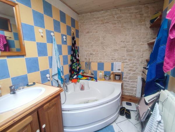 Maison Centre bourg Thaire 4 pièce(s) 115 m2