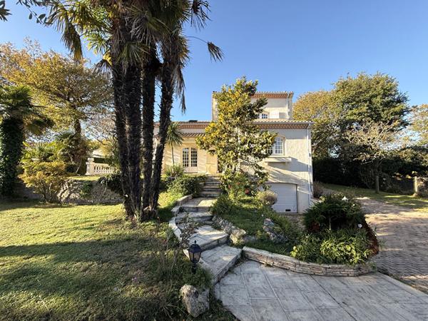 Maison à vendre à Royan - 5 chambres, 198 m²