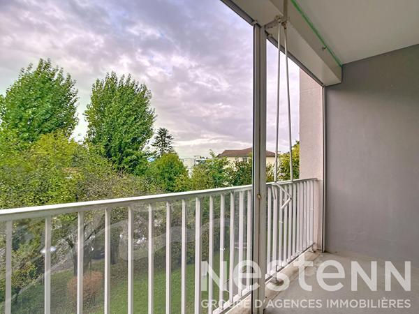 NEUVILLE SUR SAONE - APPARTEMENT T3 - 2 CHAMBRES - LOGGIA - EMPLACEMENT IDEAL