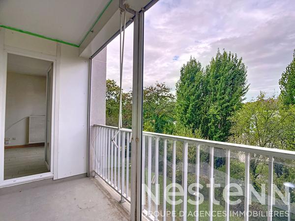 NEUVILLE SUR SAONE - APPARTEMENT T3 - 2 CHAMBRES - LOGGIA - EMPLACEMENT IDEAL