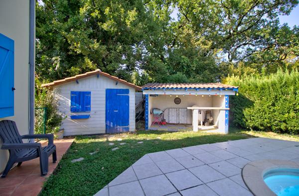 Le Passage - Maison familiale de 116m2, composée de 4 chambres, salle de jeux, piscine avec terrasse et garage