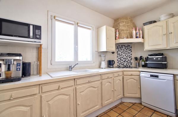 Le Passage - Maison familiale de 116m2, composée de 4 chambres, salle de jeux, piscine avec terrasse et garage