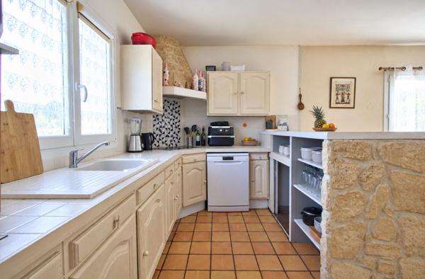 Le Passage - Maison familiale de 116m2, composée de 4 chambres, salle de jeux, piscine avec terrasse et garage