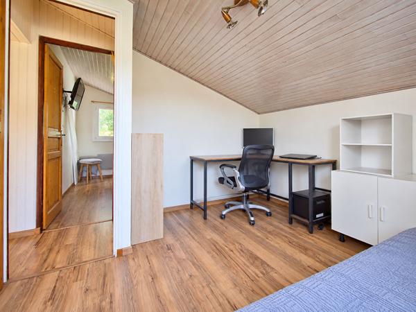 Le Passage - Maison familiale de 116m2, composée de 4 chambres, salle de jeux, piscine avec terrasse et garage