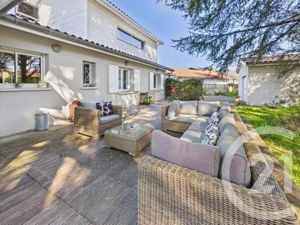 Maison à vendre  6 pièces - 162 m 2   VILLENAVE D ORNON  - 33