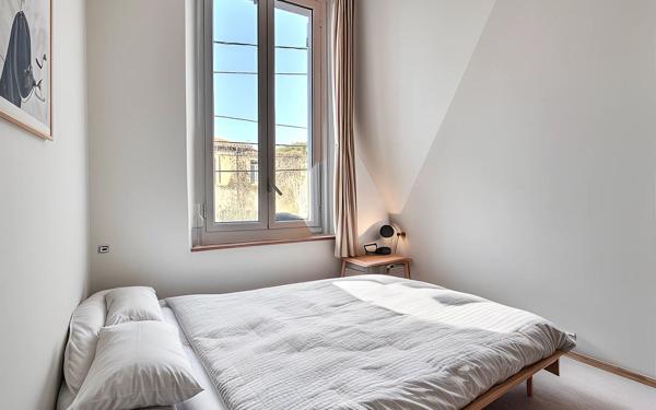 Appartement à vendre    3 pièces • 58 m2 Marseille 8