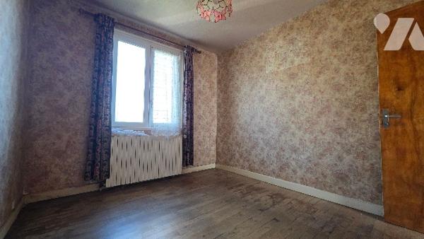 Pavillon 4 pièces (3 chambres), balcon, jardin clos avec dépendances
