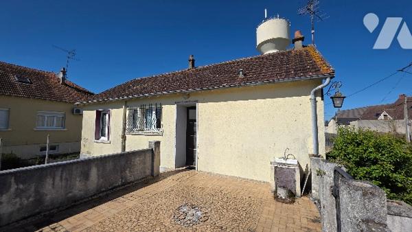 Pavillon 4 pièces (3 chambres), balcon, jardin clos avec dépendances