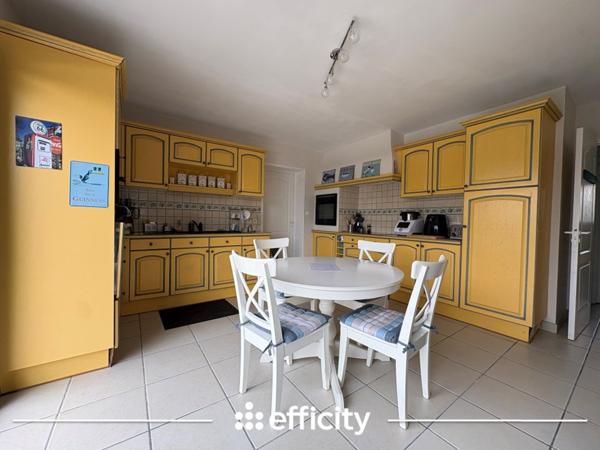 Maison
         8 pièces
        - 197 m² Bien prestige 679 250 € *