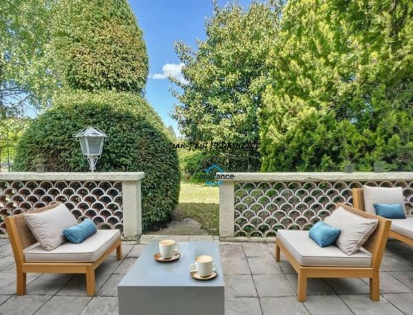 St Genis Laval résidentiel – Villa familiale 146 m² grand terrain arboré de 670 m² – 4 chambres – Grand garage – À 15 min de Lyon