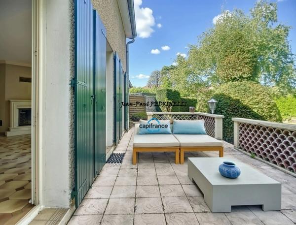 St Genis Laval résidentiel – Villa familiale 146 m² grand terrain arboré de 670 m² – 4 chambres – Grand garage – À 15 min de Lyon